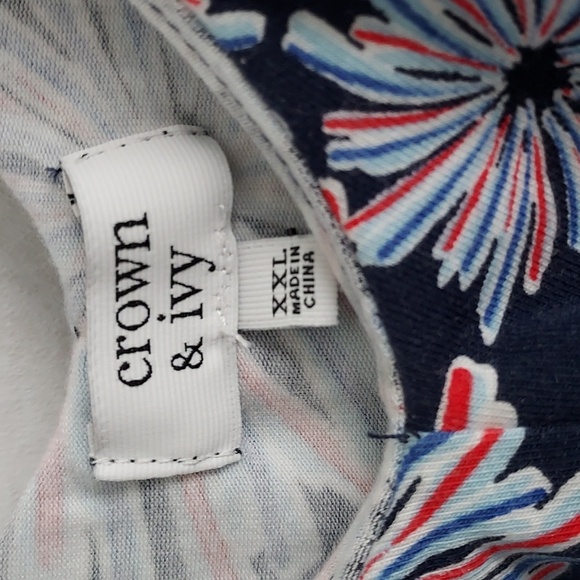 Crown,& Ivy Sleeveless Top - Picture 7 of 10